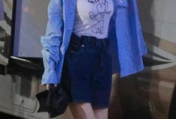 女人穿爆料裙子视频图片,视频图片引发热议