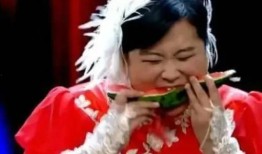 娱乐吃瓜贾玲,娱乐界的“吃瓜女王”，笑料百出的人生