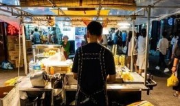 摆摊挣钱爆料视频,揭秘热门爆料视频背后的真实故事